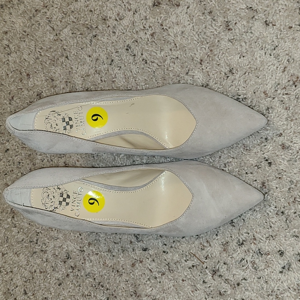 Beige suede heel